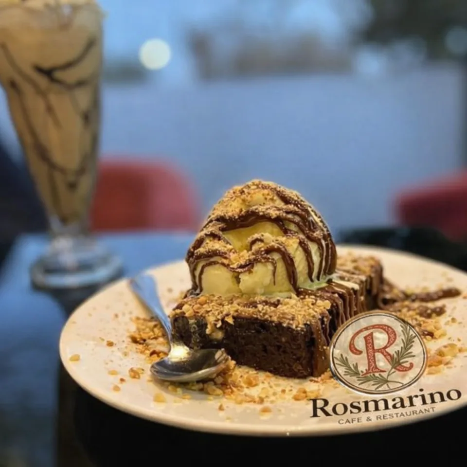 براونيز بالايس كريم - Brownies with Ice Cream